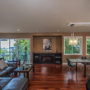 https://luxury-penthouse-downtown-nanaimo.vancouver-hotels-bc.net